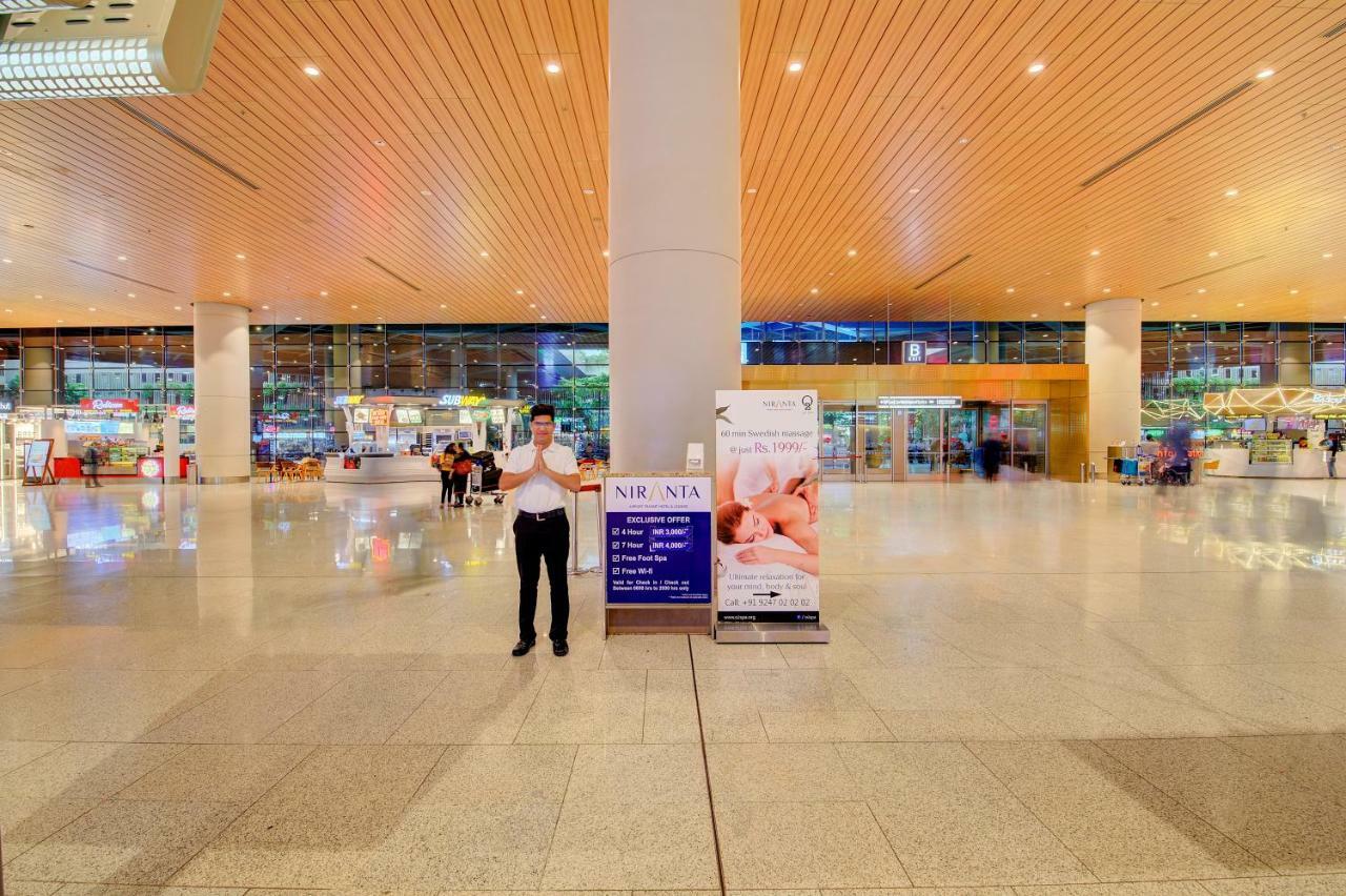 Niranta Transit Hotel Terminal 2 Arrivals/Landside Bombaim Exterior foto